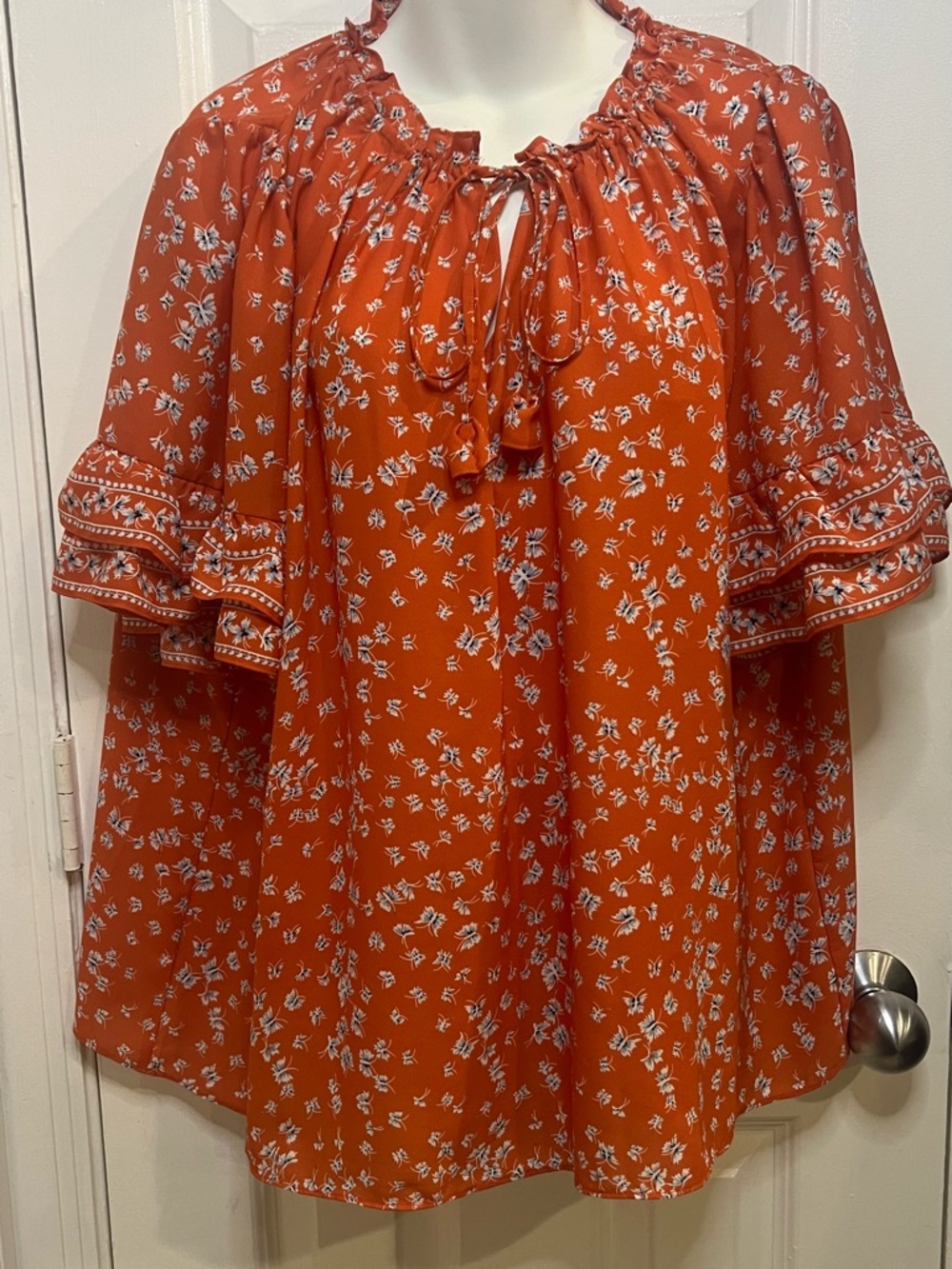 Max Studio Rust Floral Tie-Neck Flutter Sleeve Tunic